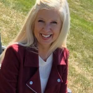 Meet your Posher, Lorrie